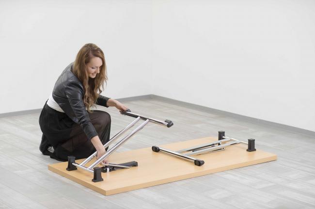 stapelbarer Klapptisch 140x70 cm in Sekundenschnelle aufstellbar und
