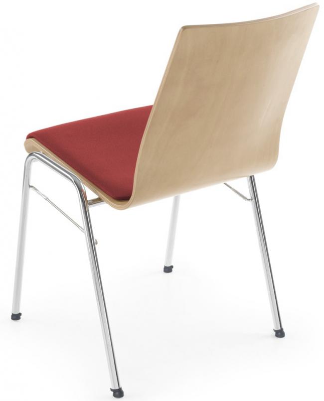 Stapelstuhl aus Holz in Buche | stapelbar | Chrom | Bezug rot